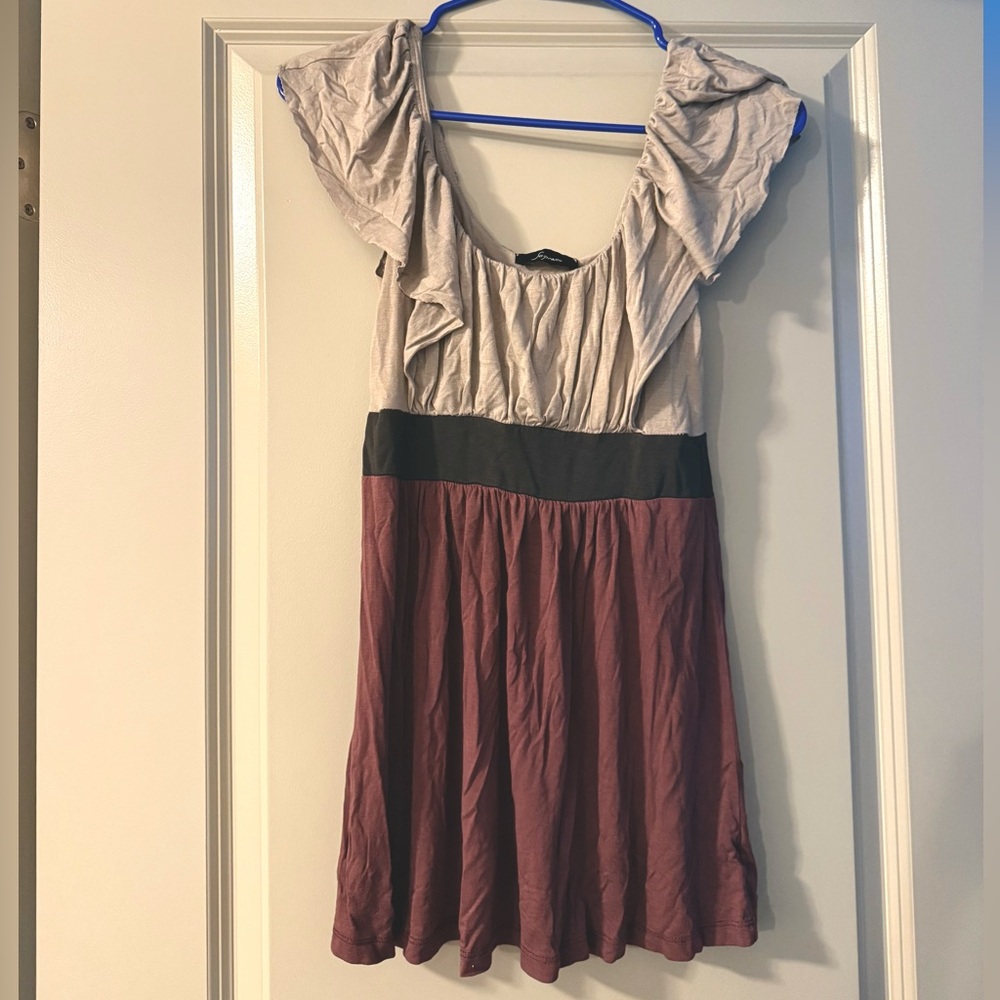 Two-Tone Ruffle Sleeve Dress